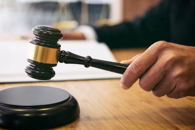 Read more about the article Philosophy and Law: New Major Connects Critical Thinking with Careers in Law and Beyond