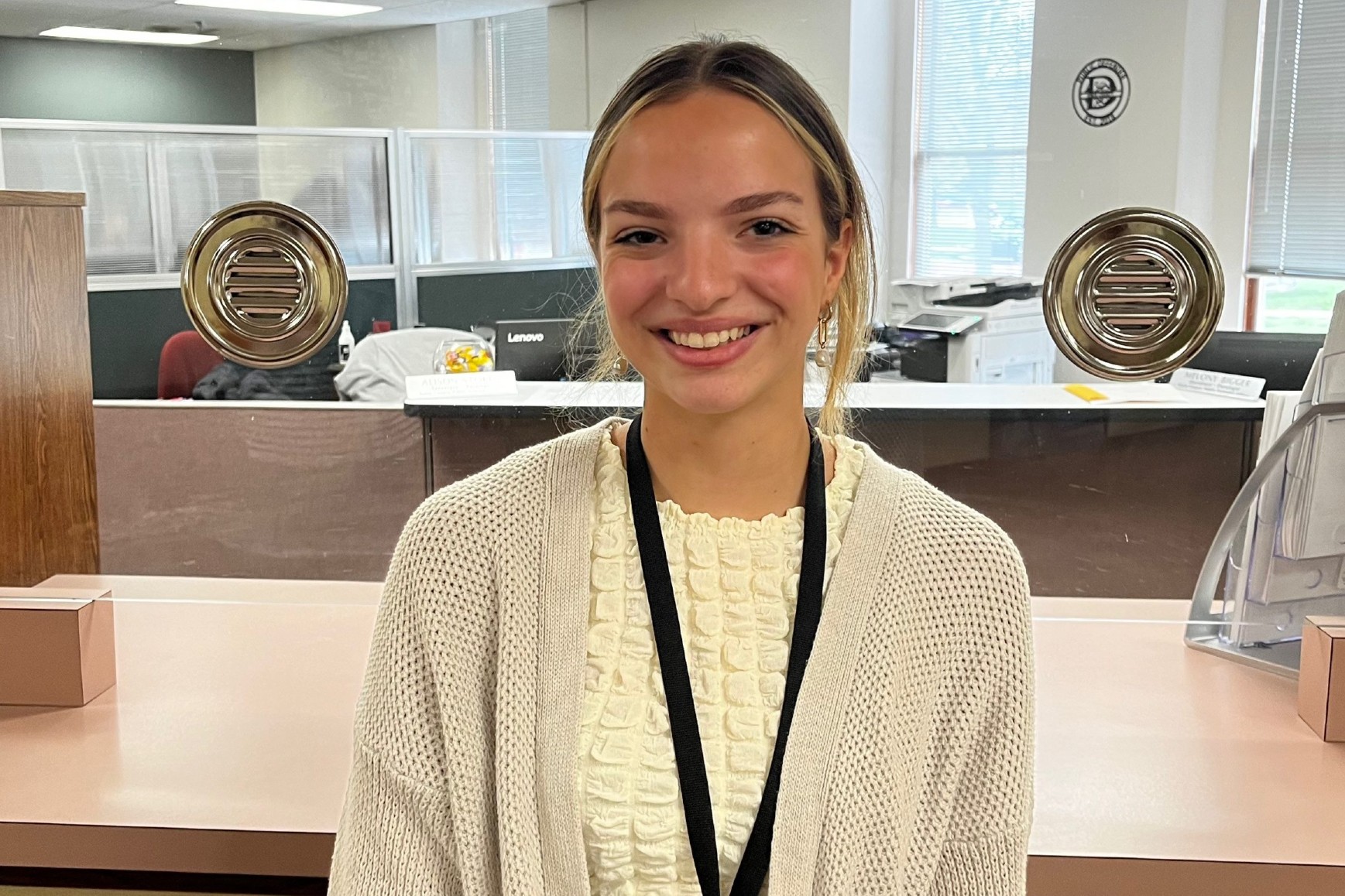 Read more about the article Humanities-Prelaw Student Interns with Public Defender Office